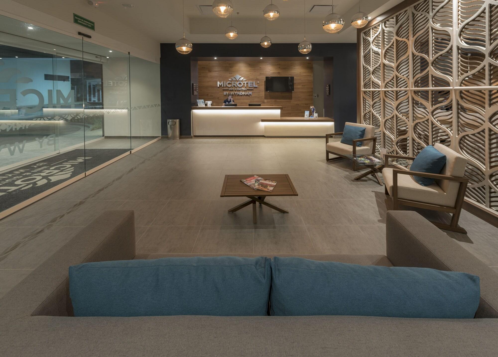 Microtel Inn & Suites By Wyndham Irapuato Luaran gambar