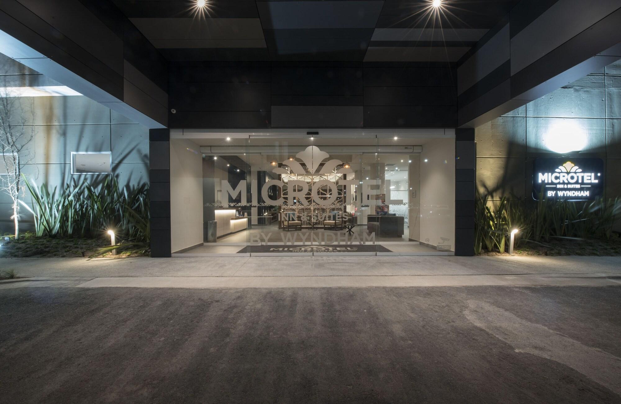 Microtel Inn & Suites By Wyndham Irapuato Luaran gambar