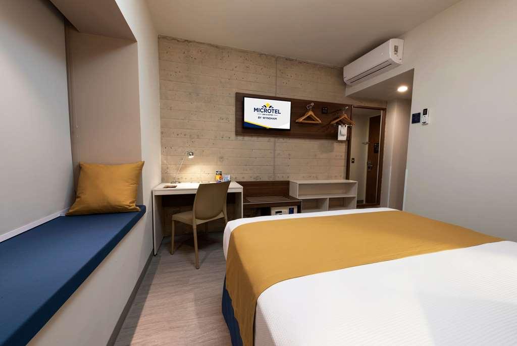 Microtel Inn & Suites By Wyndham Irapuato Bilik gambar