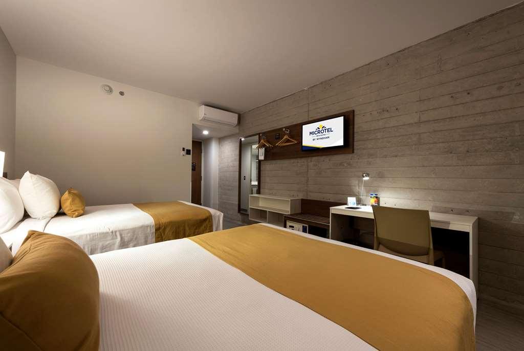 Microtel Inn & Suites By Wyndham Irapuato Bilik gambar