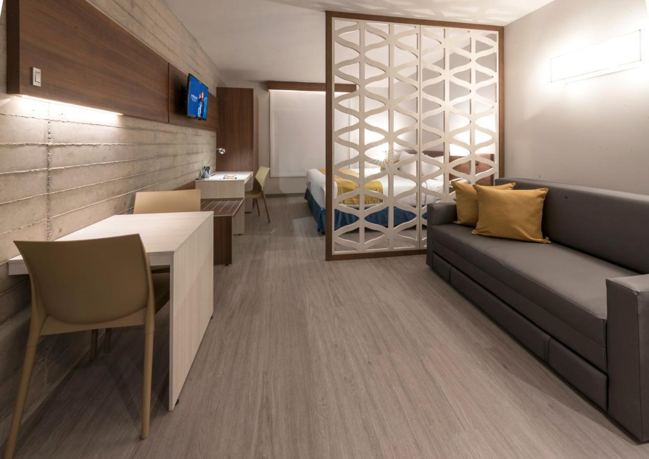 Microtel Inn & Suites By Wyndham Irapuato Luaran gambar
