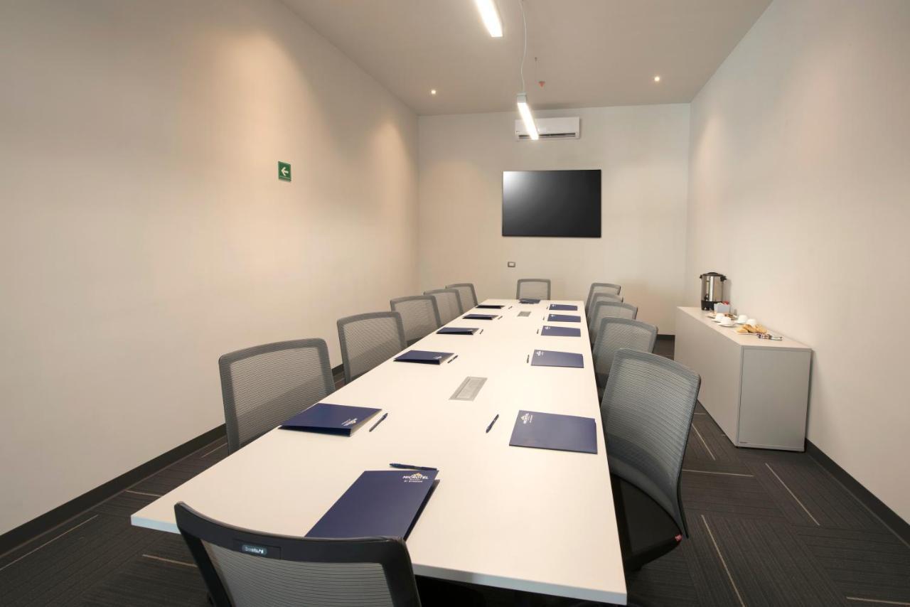 Microtel Inn & Suites By Wyndham Irapuato Luaran gambar